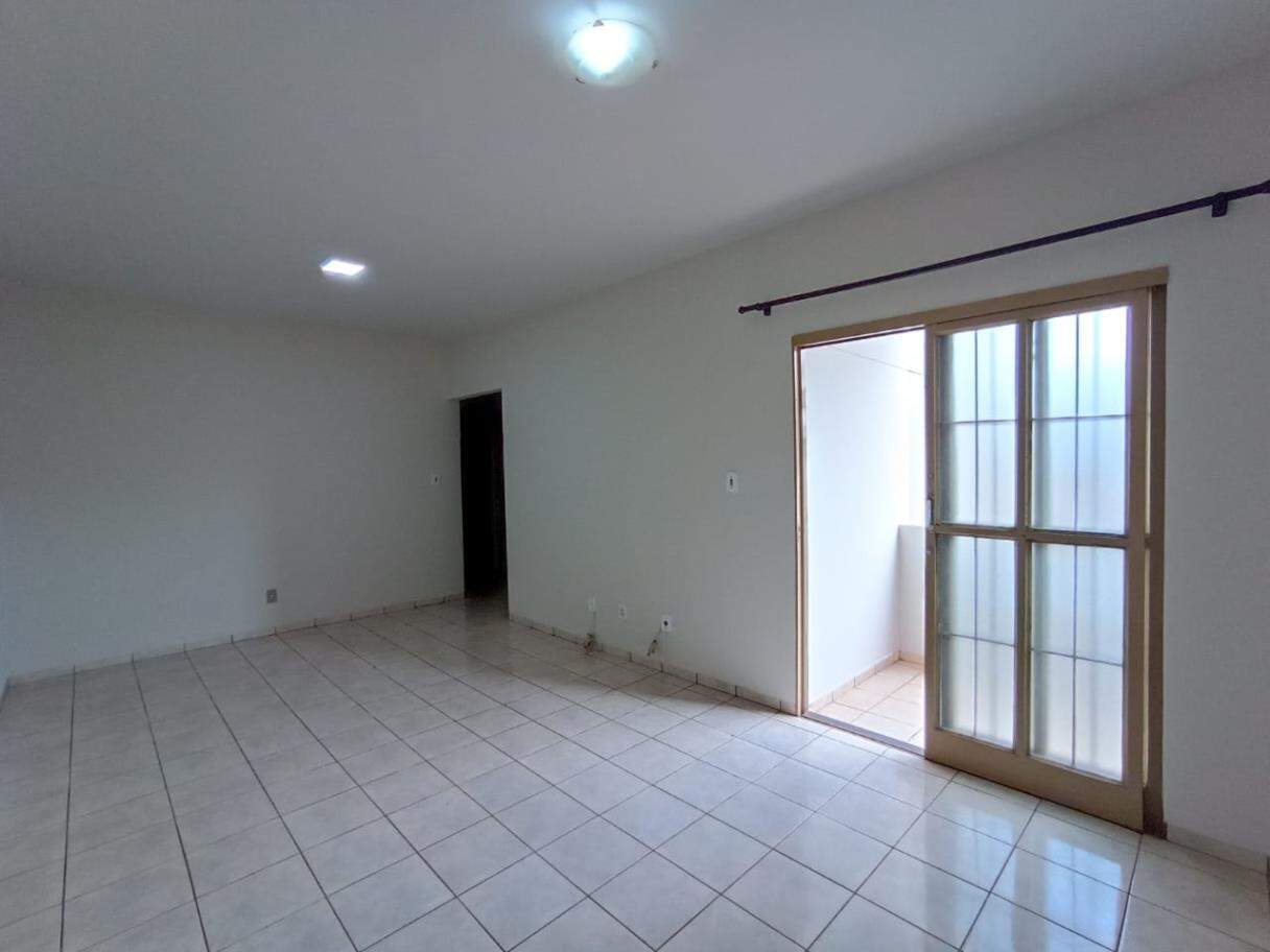 Apartamento com 3 quartos no Vila Maxwell em Dourados/MS — foto 2