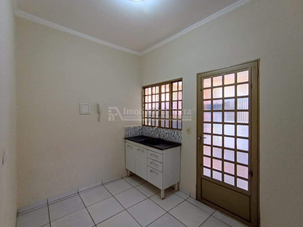 Apartamento com 2 quartos no Jardim Rasslem em Dourados/MS — foto 3