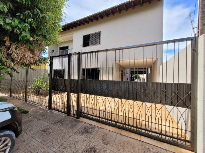 Casa com 4 quartos no Parque Alvorada em Dourados/MS — foto 1