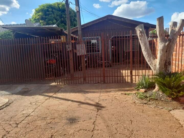 Casa com 4 quartos no Jardim Ouro Verde em Dourados/MS — foto 1