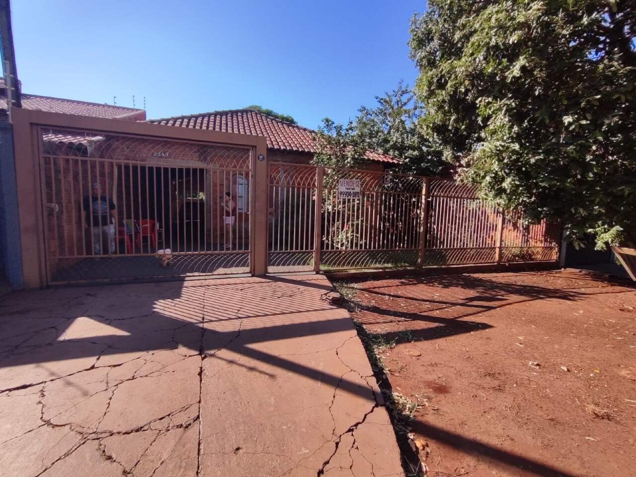 Casa com 3 quartos no Jardim Rasslem em Dourados/MS — foto 1