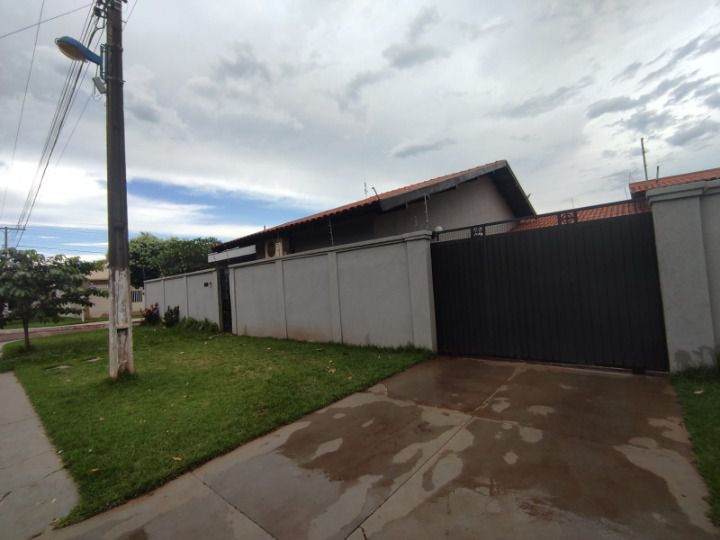 Casa com 4 quartos no Jardim Maracanã em Dourados/MS — foto 2