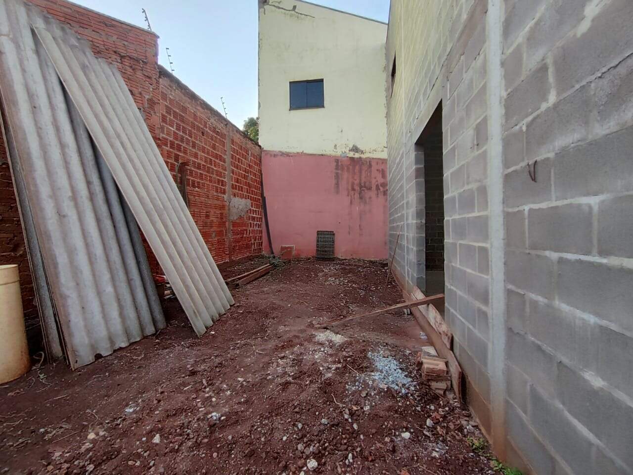 Barracão no Jardim Água Boa em Dourados/MS — foto 2