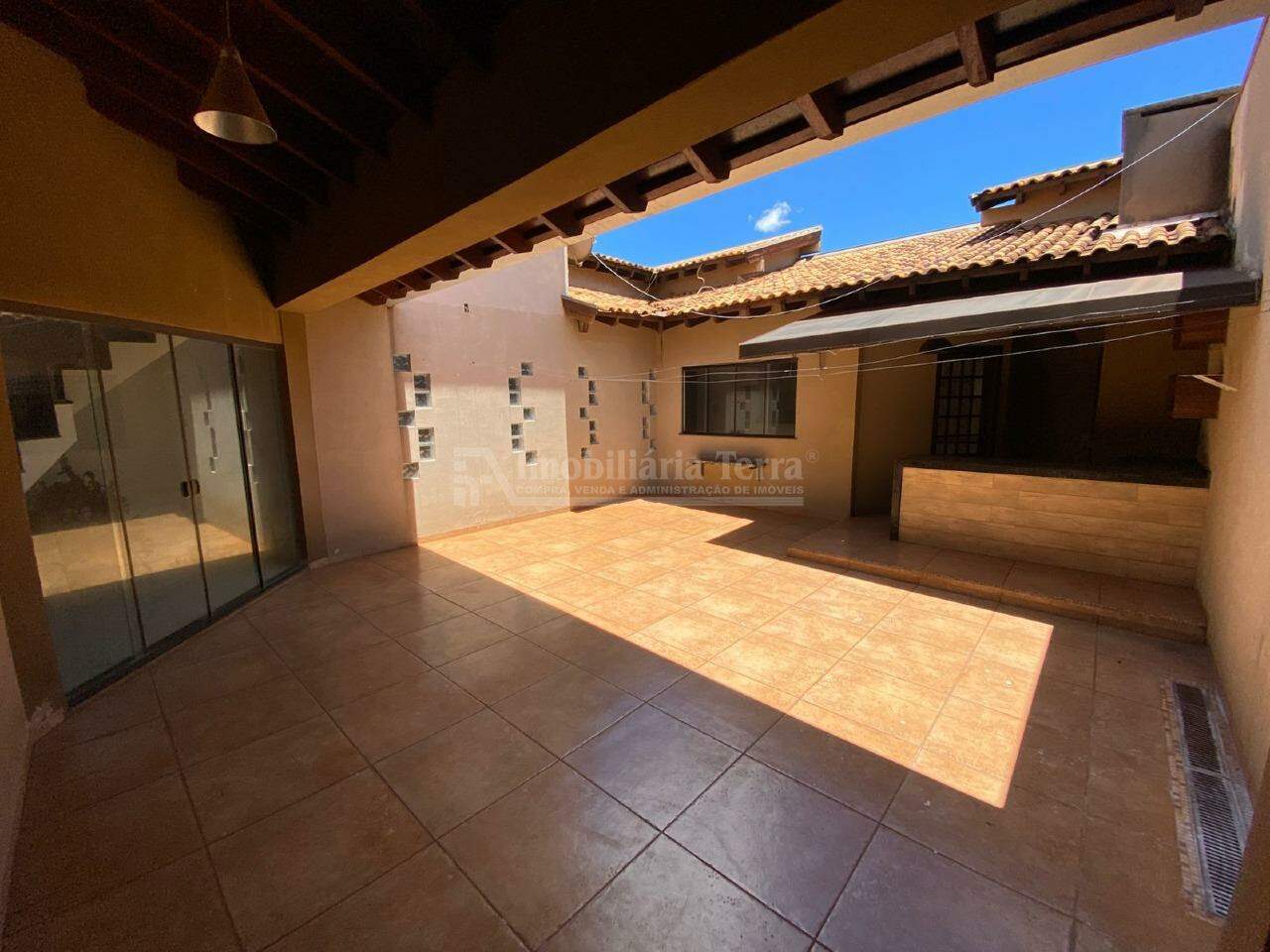 Casa com 4 quartos no Jardim São Pedro em Dourados/MS — foto 3