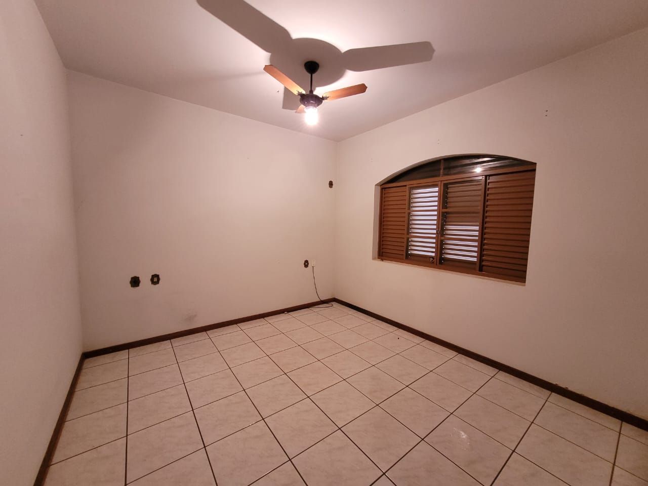 Casa com 6 quartos no Jardim Tropical em Dourados/MS — foto 12