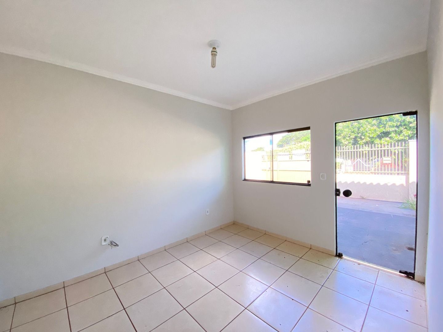 Casa com 2 quartos no Jardim Rasslem em Dourados/MS — foto 4