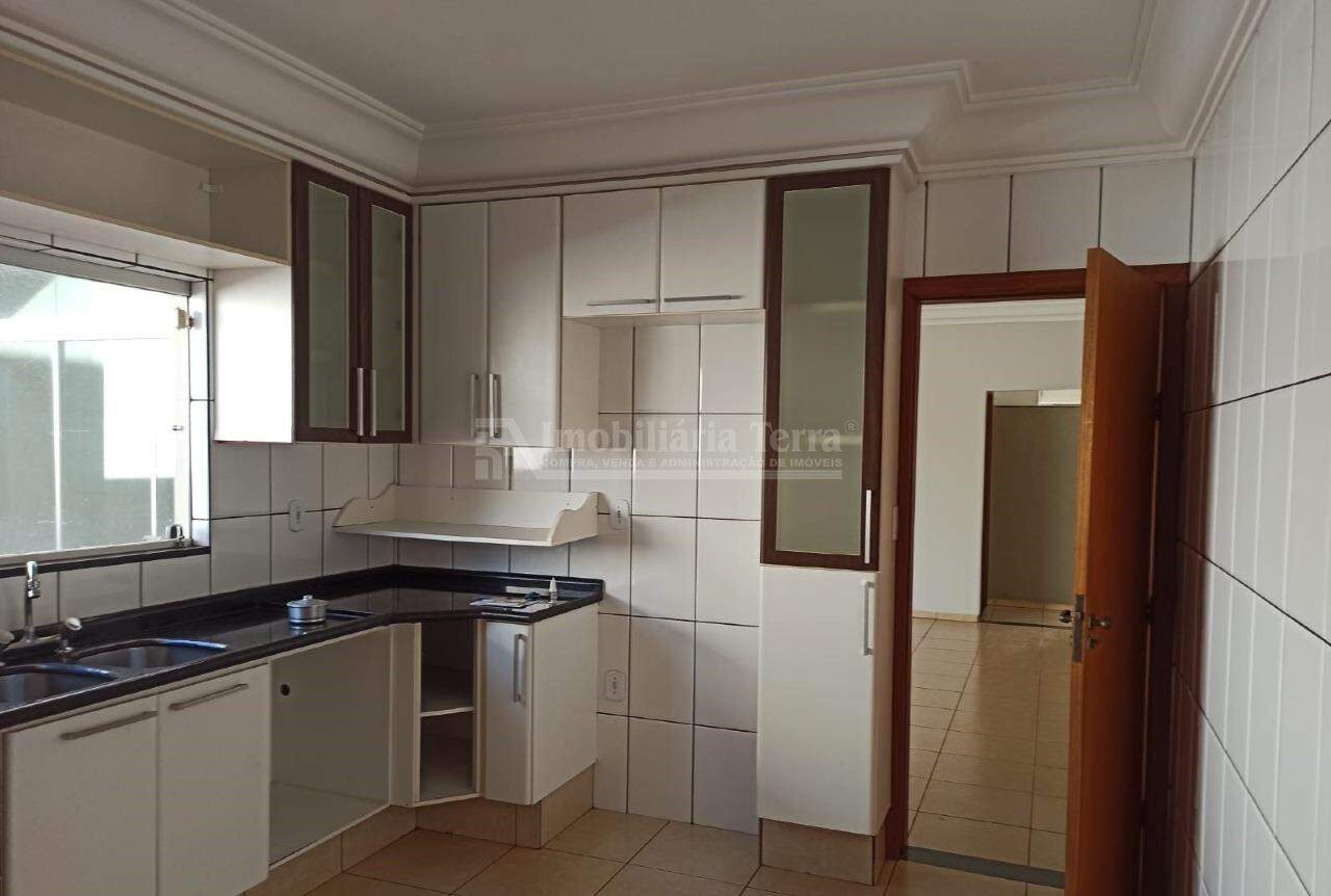 Casa com 4 quartos no Vila Progresso em Dourados/MS — foto 7