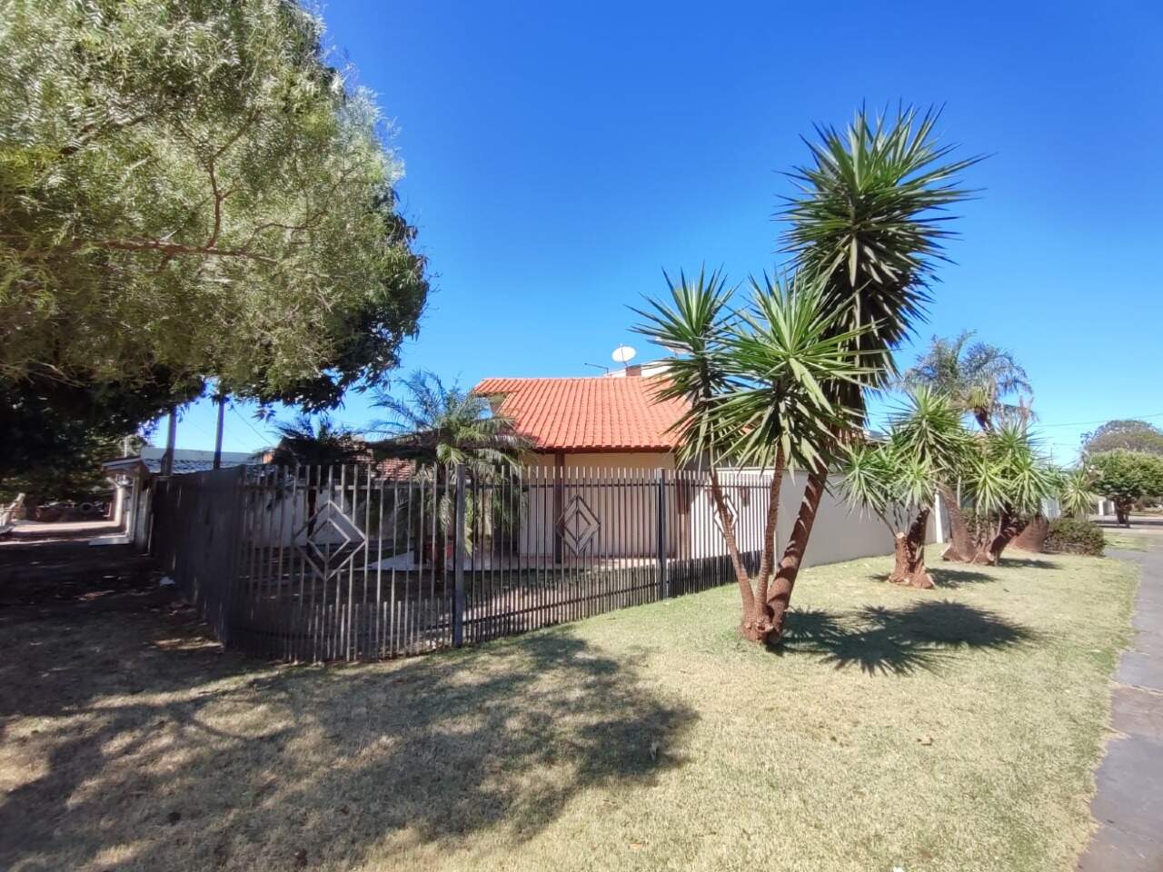 Casa com 3 quartos no Jardim Florida II em Dourados/MS — foto 1