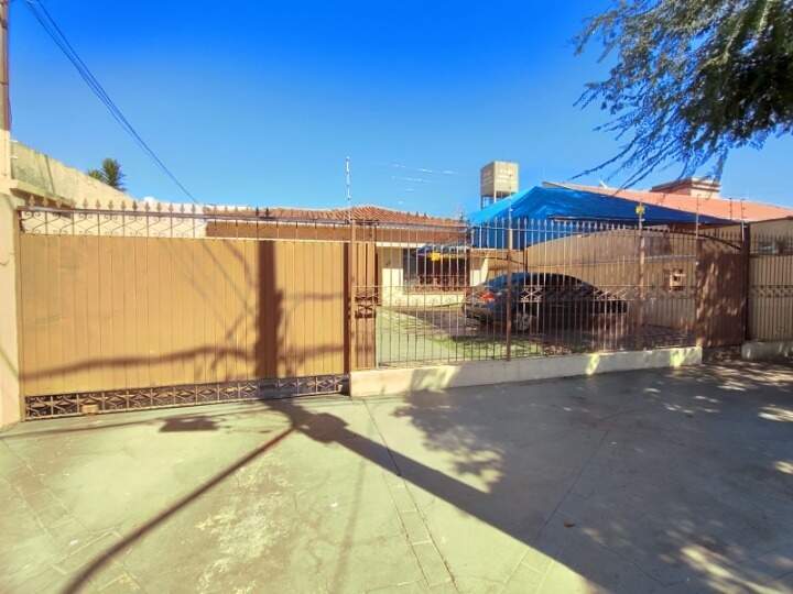 Casa com 6 quartos no Vila Progresso em Dourados/MS — foto 1