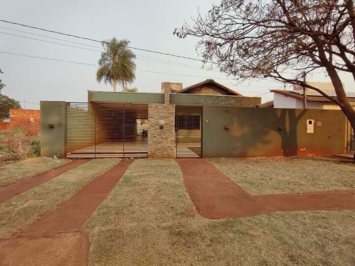 Casa com 3 quartos no Jardim Das Primaveras em Dourados/MS — foto 1