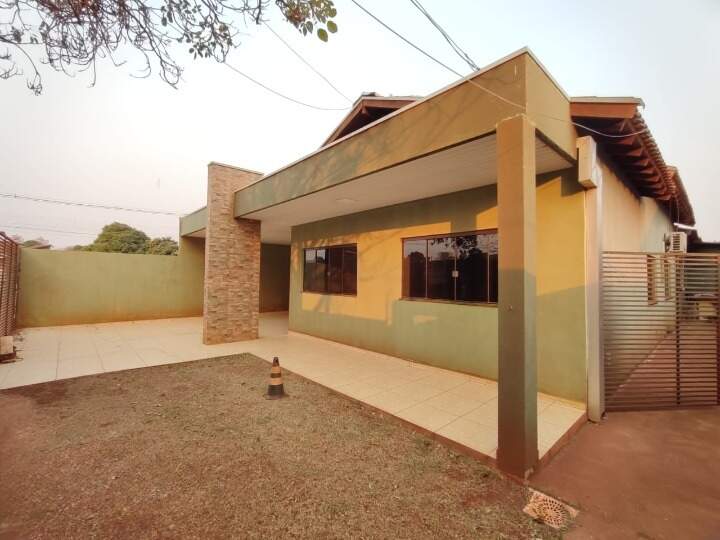 Casa com 3 quartos no Jardim Das Primaveras em Dourados/MS — foto 2