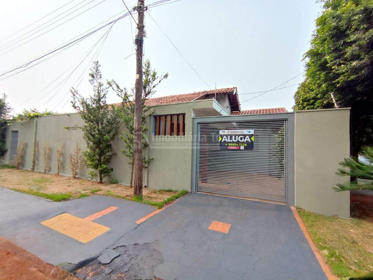 Casa com 4 quartos no Cohafaba I em Dourados/MS — foto 1