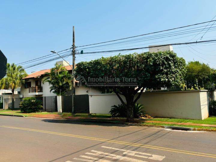 Casa com 4 quartos no Vila São Luiz em Dourados/MS — foto 1