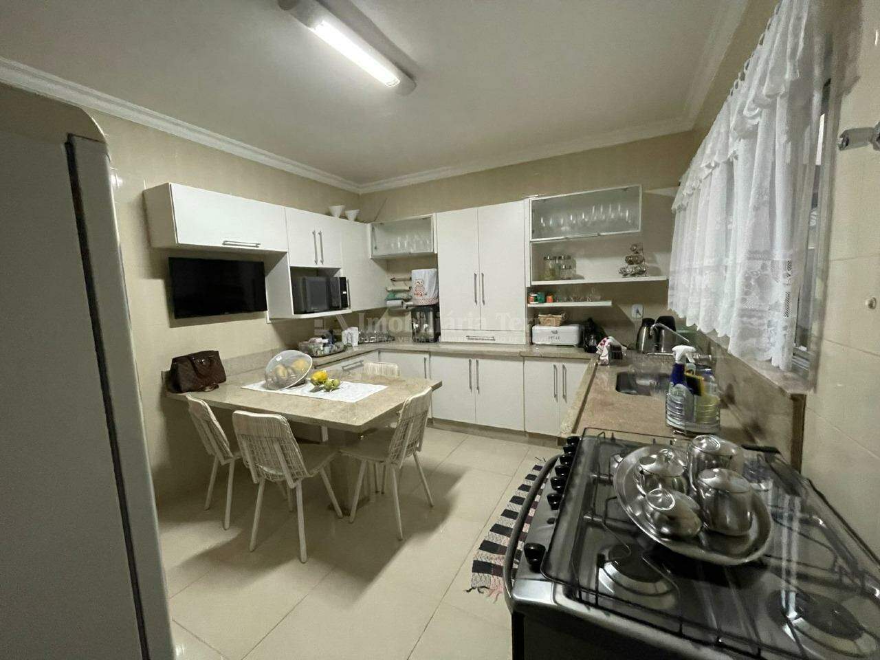Casa com 4 quartos no Vila São Luiz em Dourados/MS — foto 2