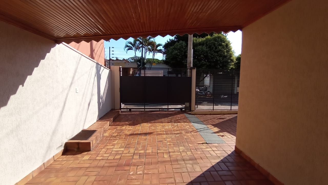 Casa com 4 quartos no Jardim Vital em Dourados/MS — foto 4