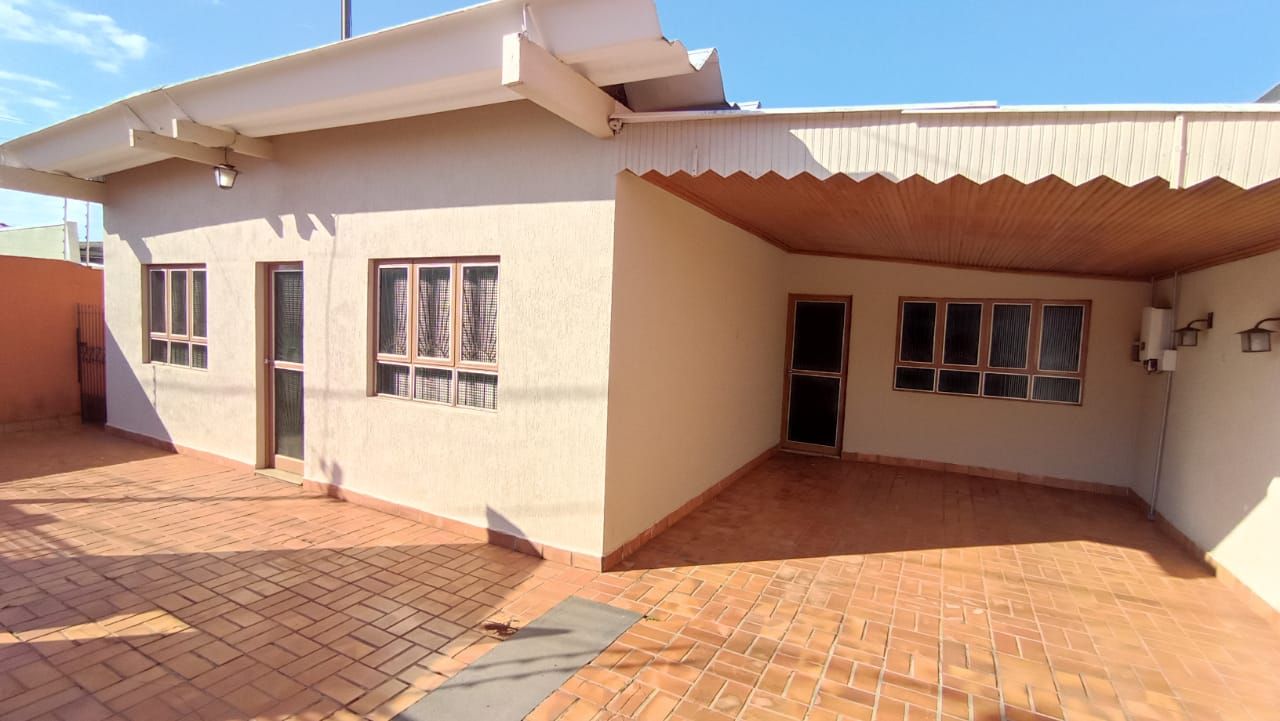Casa com 4 quartos no Jardim Vital em Dourados/MS — foto 2