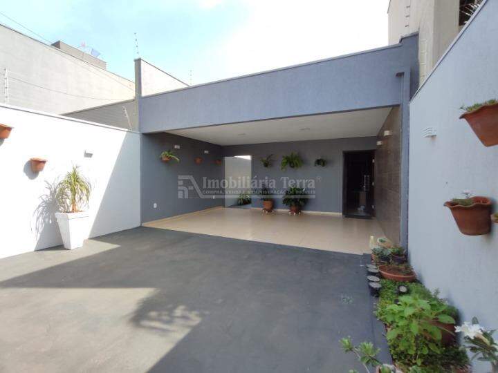 Casa com 4 quartos no Santa Fé em Dourados/MS — foto 2