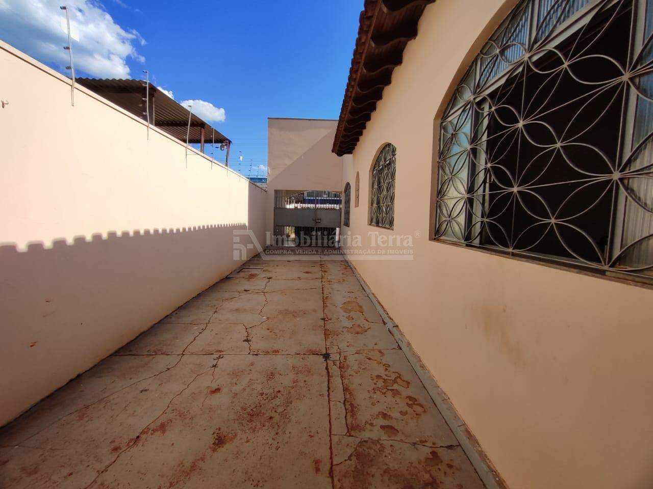 Casa com 3 quartos no Vila Rui Barbosa em Dourados/MS — foto 16