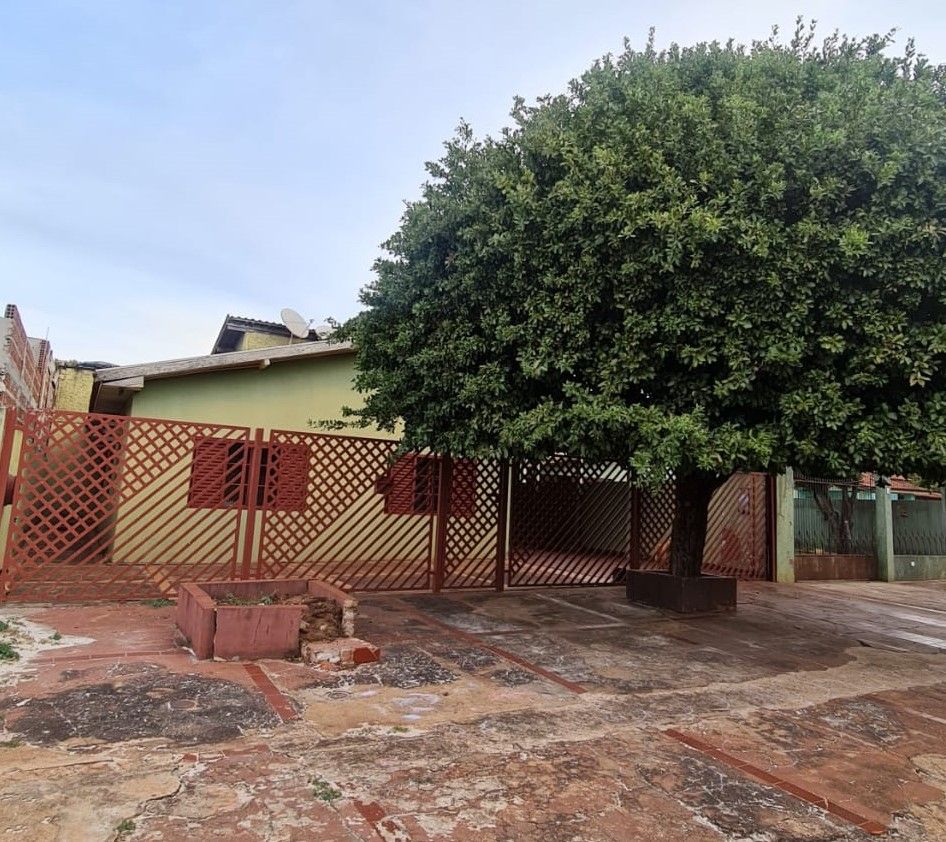 Casa com 4 quartos no Vila Industrial em Dourados/MS — foto 1