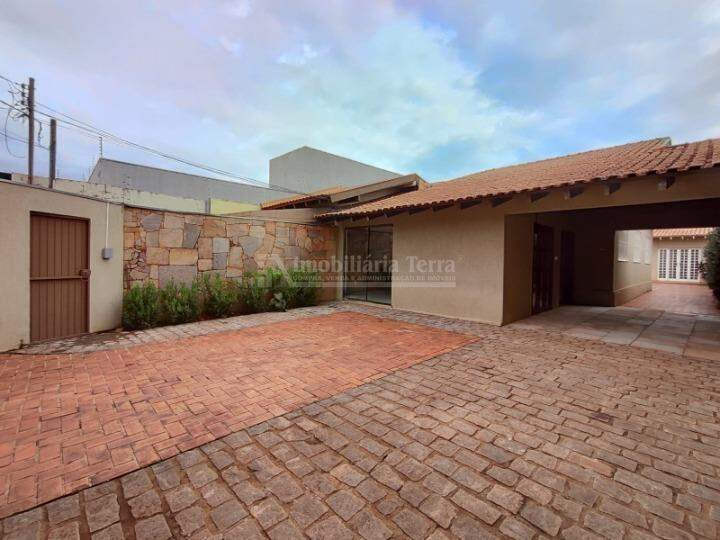 Casa com 3 quartos no Vila Planalto em Dourados/MS — foto 2