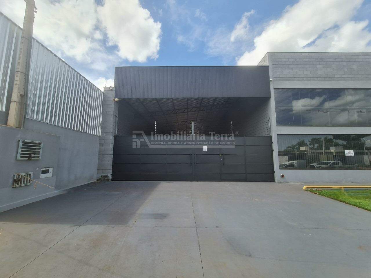 Barracão no Jardim Guaicurus em Dourados/MS — foto 3
