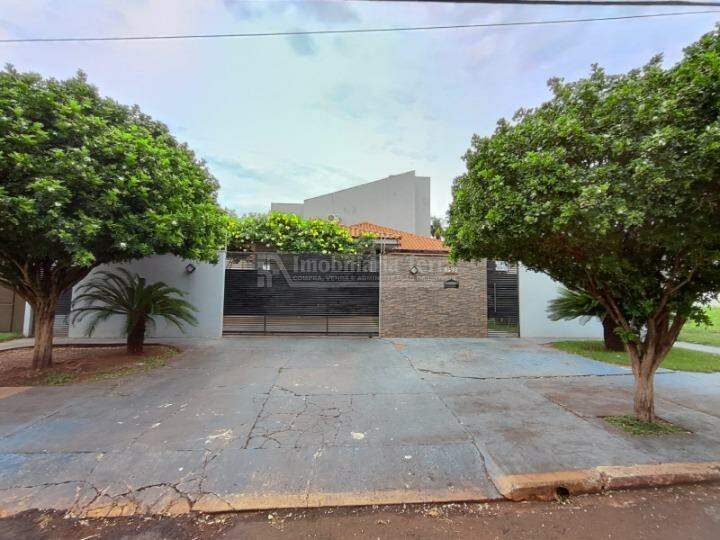 Casa com 4 quartos no Jardim Europa em Dourados/MS — foto 1