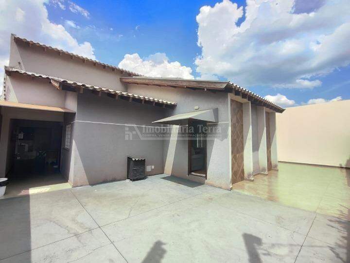 Casa com 3 quartos no Parque Alvorada em Dourados/MS — foto 2