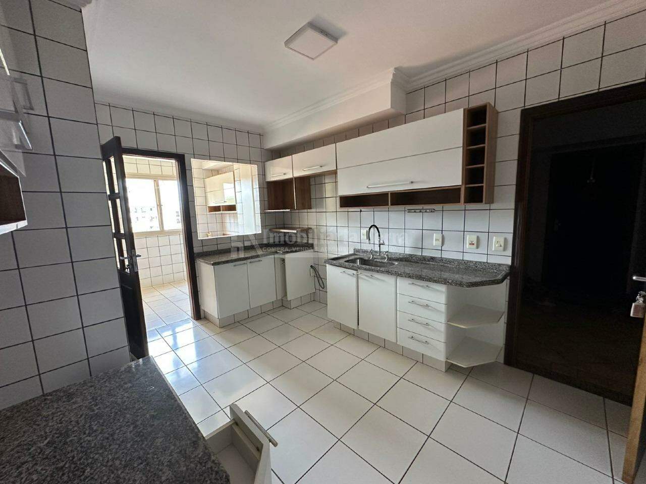 Apartamento com 4 quartos no Vila Tonani I em Dourados/MS — foto 2