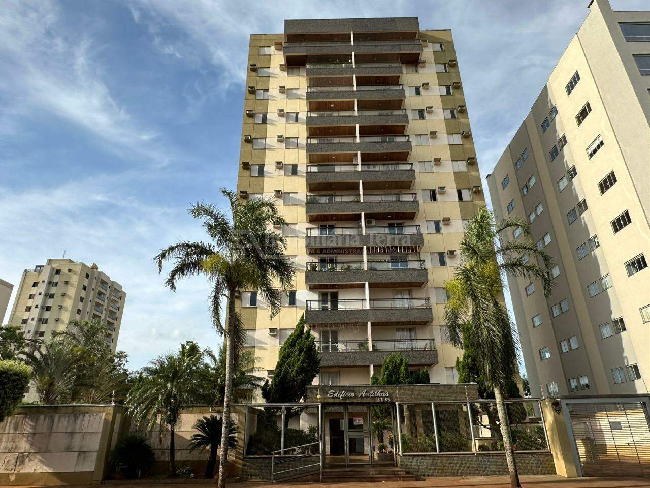 Apartamento com 4 quartos no Vila Tonani I em Dourados/MS — foto 1