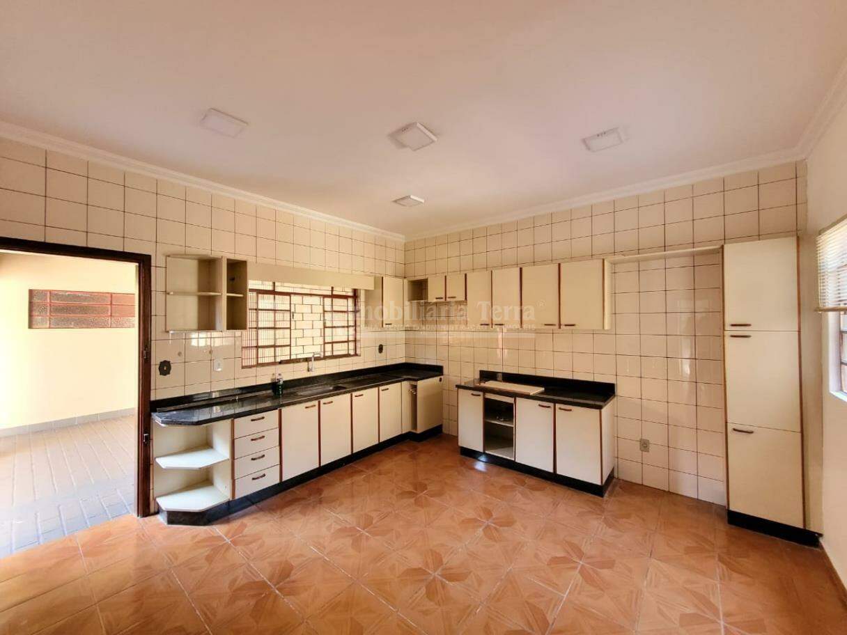 Casa com 3 quartos no BNH III Plano em Dourados/MS — foto 4