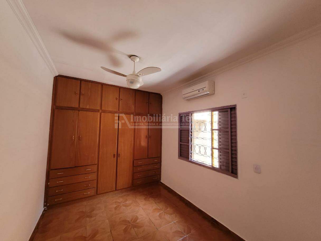 Casa com 3 quartos no BNH III Plano em Dourados/MS — foto 8