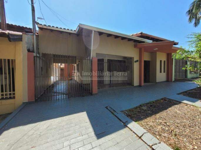 Casa com 3 quartos no BNH III Plano em Dourados/MS — foto 2