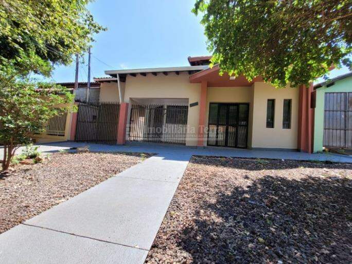 Casa com 3 quartos no BNH III Plano em Dourados/MS — foto 1