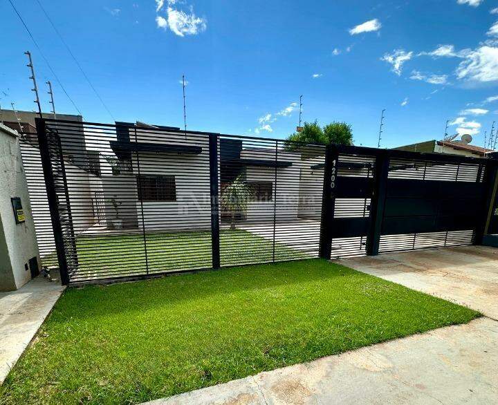 Casa com 2 quartos no Vila Adelina I em Dourados/MS — foto 1