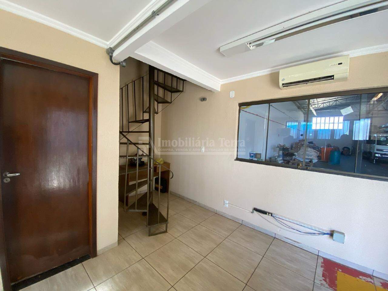 Barracão no Vila Maxwell em Dourados/MS — foto 7