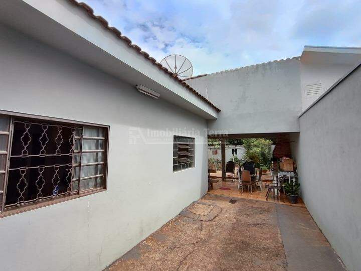 Casa com 2 quartos no Jardim Água Boa em Dourados/MS — foto 2