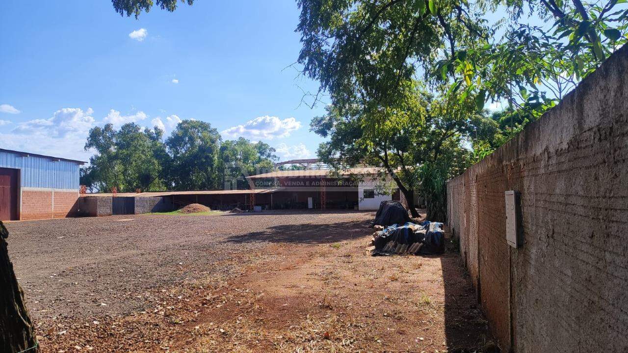 Barracão no Jardim Márcia em Dourados/MS — foto 7
