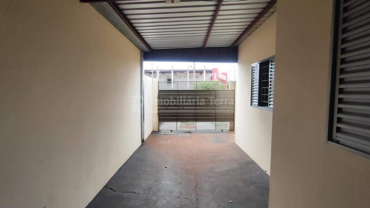 Casa com 3 quartos no Vila Ubiratan em Dourados/MS — foto 2