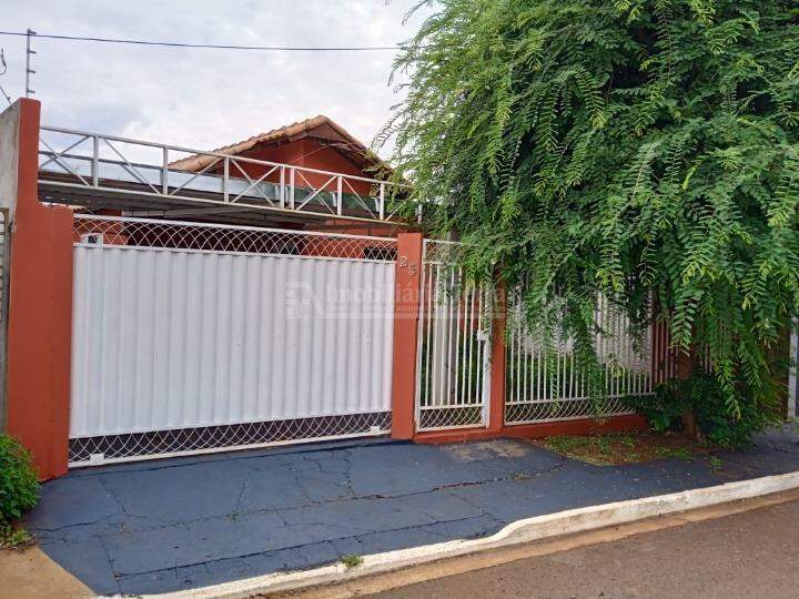 Casa com 2 quartos no Parque Alvorada em Dourados/MS — foto 2