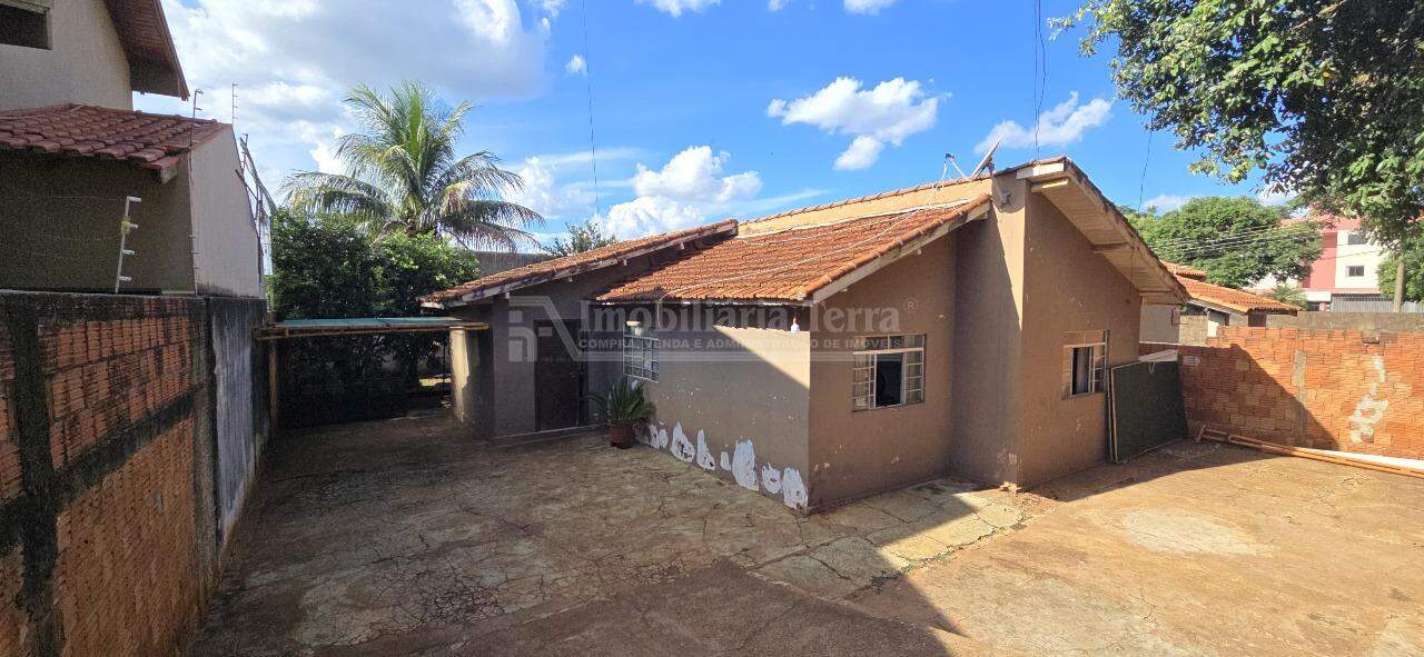 Casa com 3 quartos no Chácara Flora em Dourados/MS — foto 1