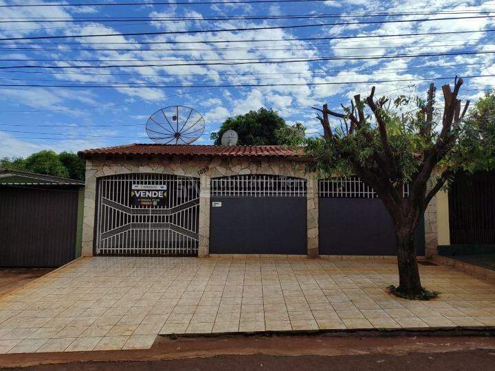 Casa com 3 quartos no Jardim Rasslem em Dourados/MS — foto 1