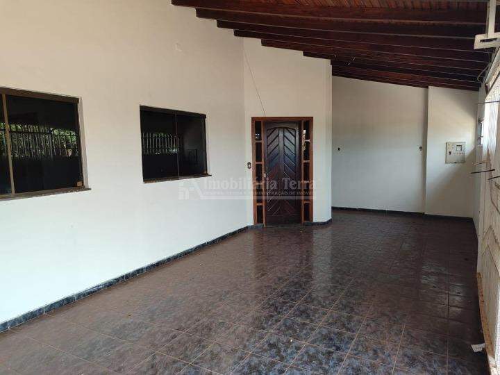 Casa com 3 quartos no Jardim Rasslem em Dourados/MS — foto 2