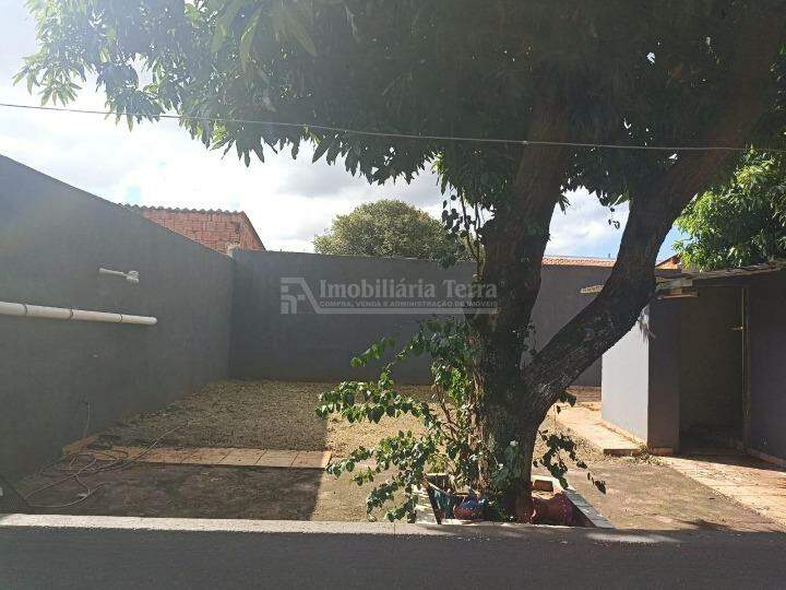 Casa com 3 quartos no Jardim Rasslem em Dourados/MS — foto 13