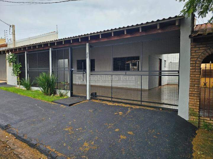 Casa com 3 quartos no BNH III Plano em Dourados/MS — foto 1