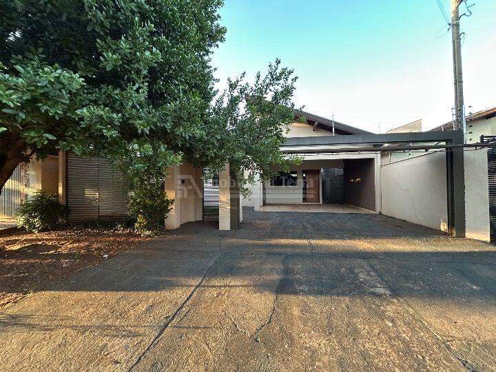Casa com 3 quartos no Parque Alvorada em Dourados/MS — foto 2