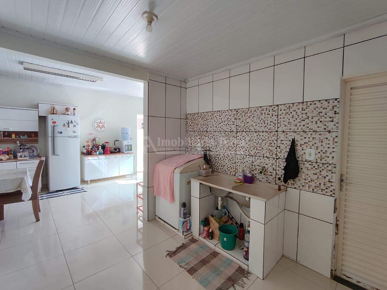 Casa com 3 quartos no Conjunto Habitacional Izidro Pedroso em Dourados/MS — foto 5
