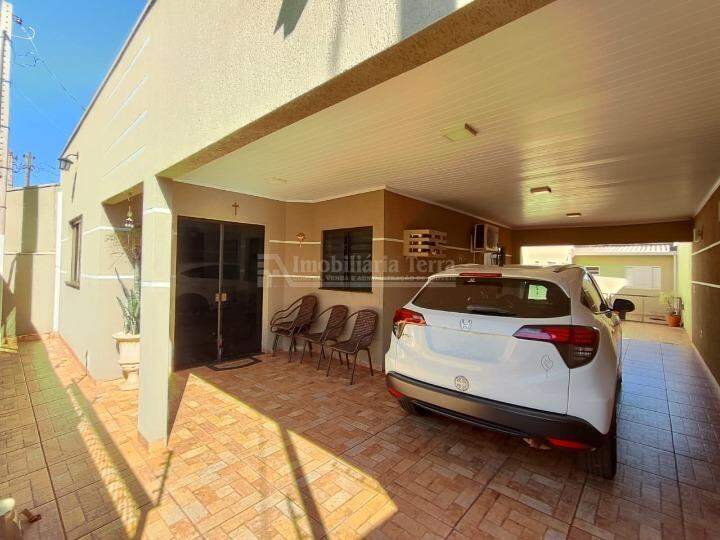 Casa com 3 quartos no Conjunto Habitacional Izidro Pedroso em Dourados/MS — foto 2