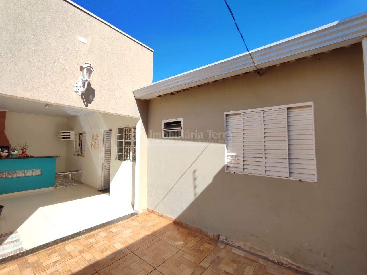 Casa com 3 quartos no Conjunto Habitacional Izidro Pedroso em Dourados/MS — foto 13