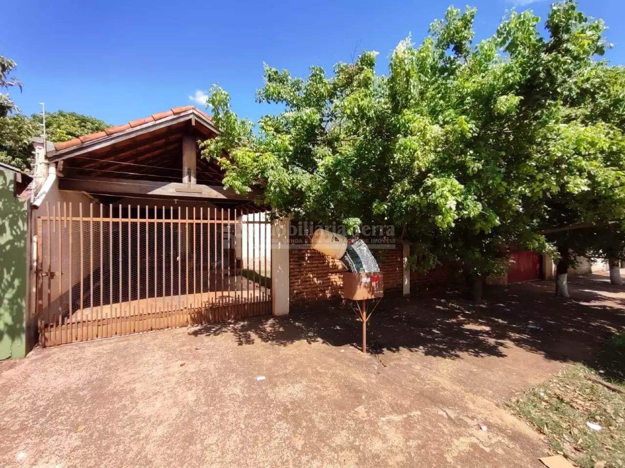 Casa com 3 quartos no Jardim Guaicurus em Dourados/MS — foto 1