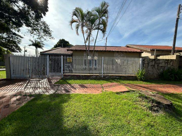Casa com 3 quartos no BNH III Plano em Dourados/MS — foto 1